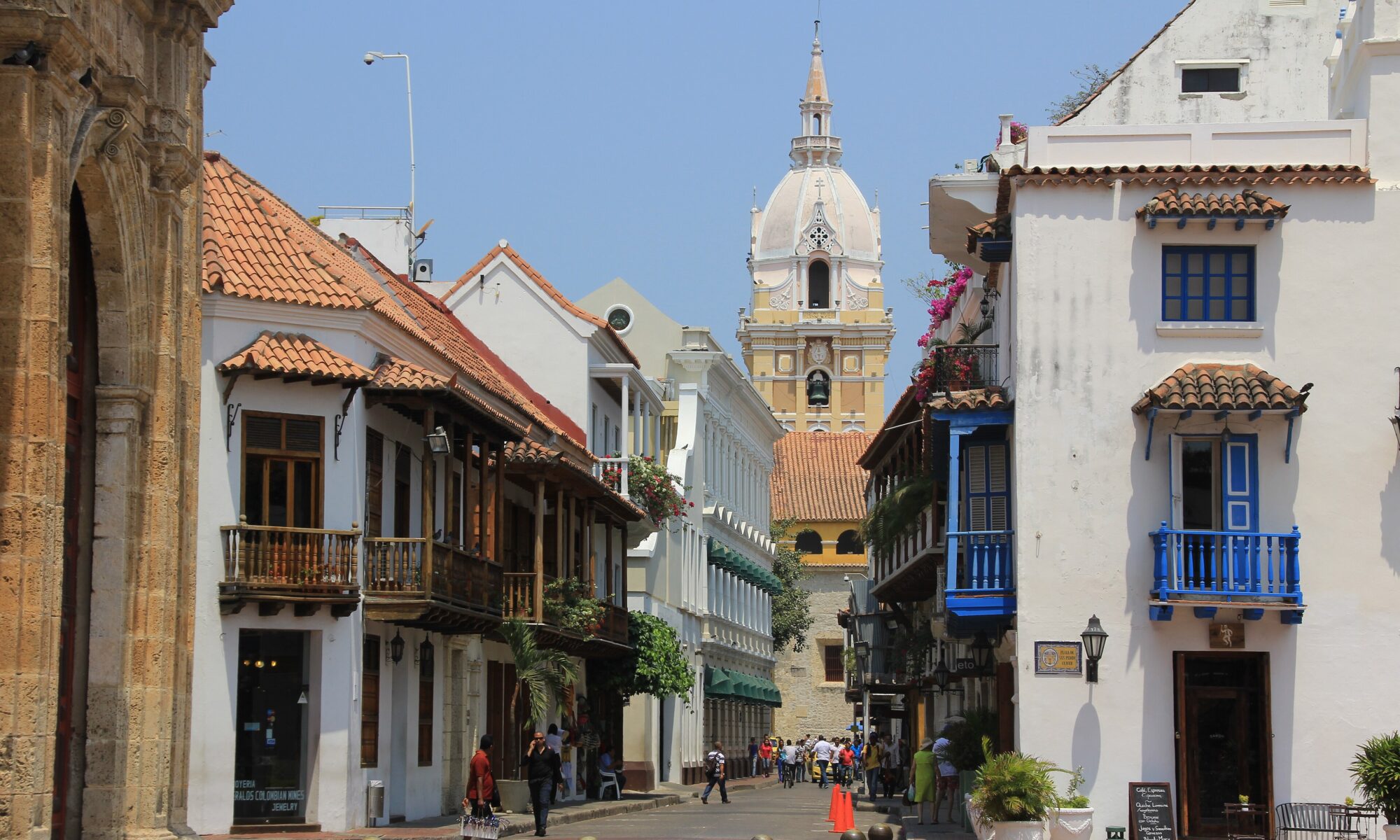 The September Escape offer at ÉTEKA in Cartagena for September 2026, with accommodation, breakfast, couples massage, private dinner and boat transportation for two.
