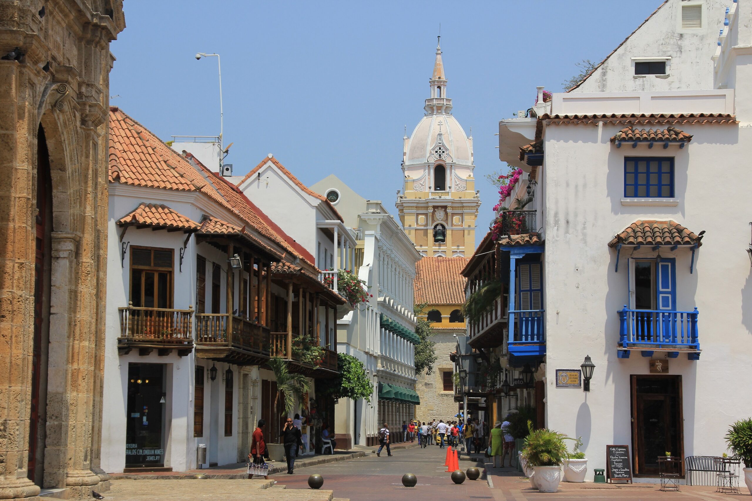 The September Escape offer at ÉTEKA in Cartagena for September 2026, with accommodation, breakfast, couples massage, private dinner and boat transportation for two.